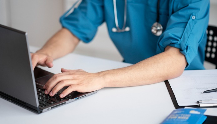 Curso técnico auxiliar en administración hospitalaria